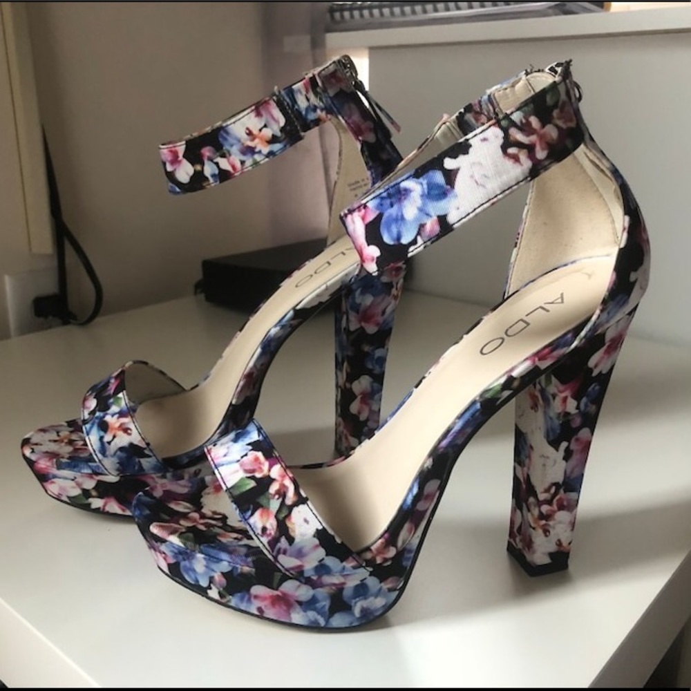 Aldo Sandals